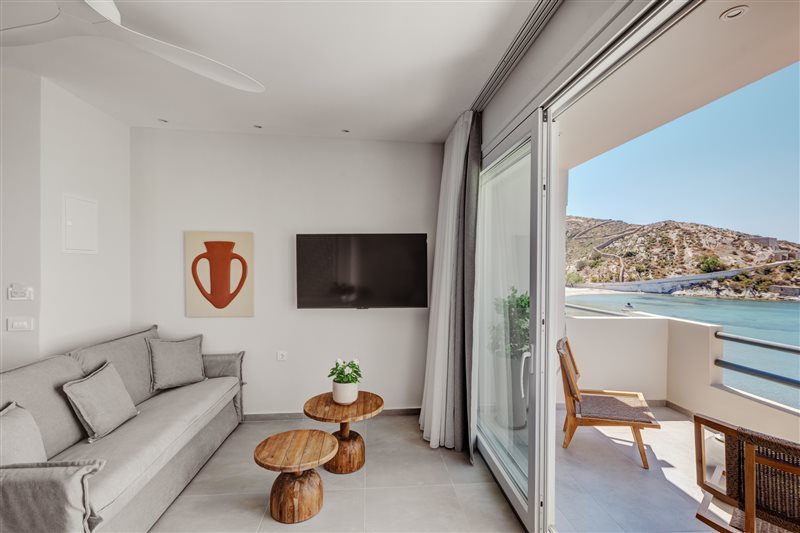 Master Suite with Sea View at Armia Experience Hotel, Vári, Sýros